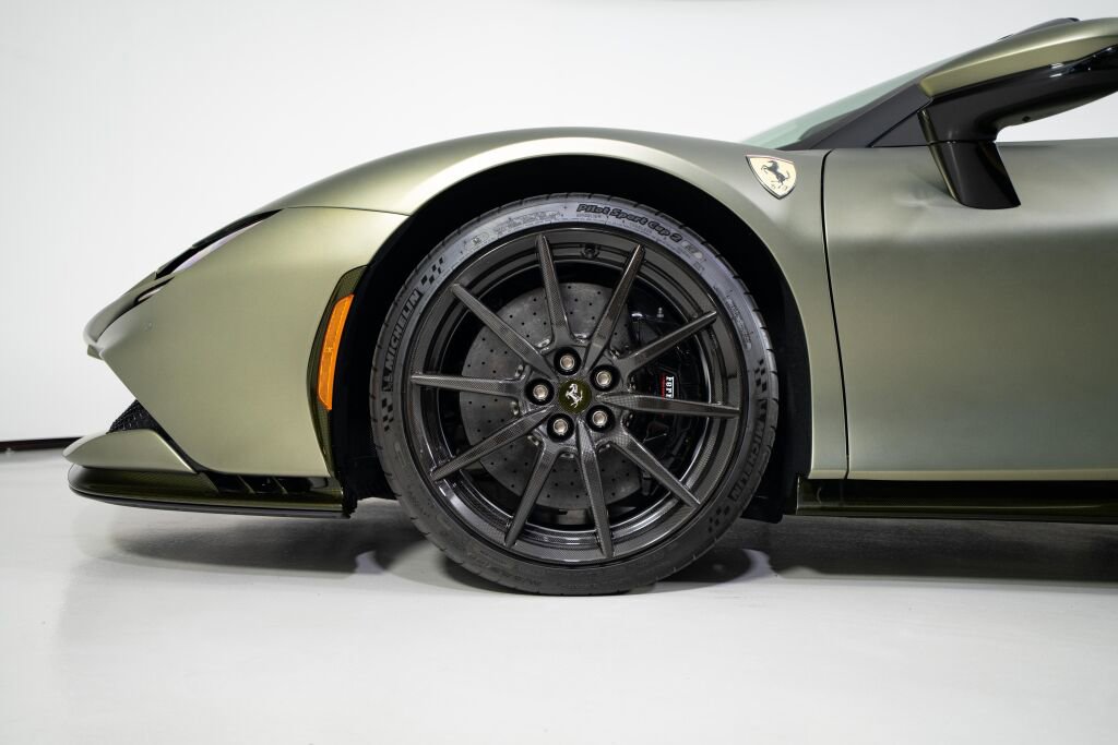 Used 2025 Ferrari SF90 Spider image 19