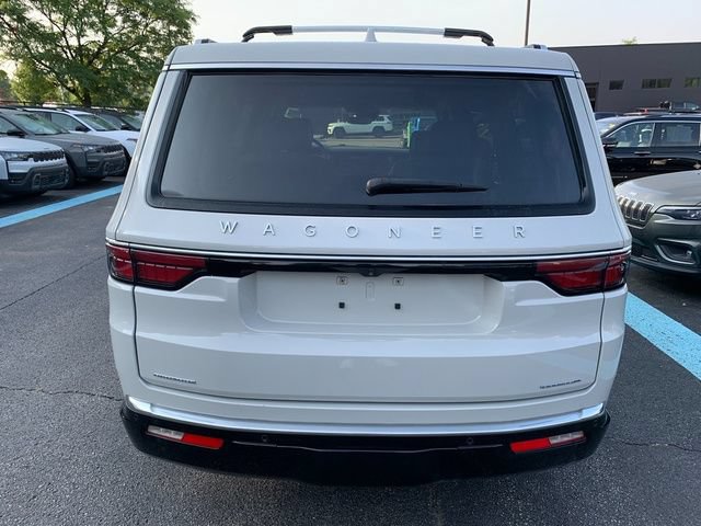 Certified 2022 Jeep Wagoneer Series III w/ Rear Seat Video Group 1 AWD/4WD image 3