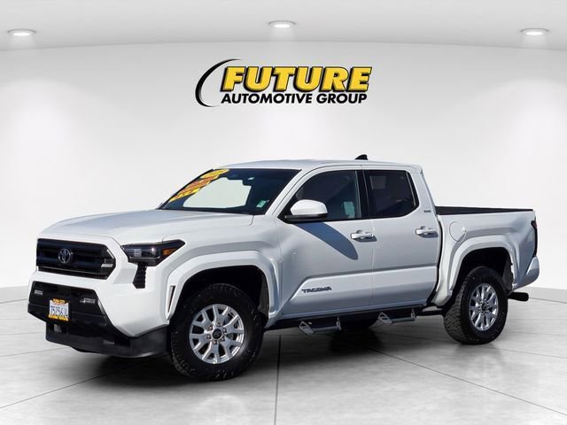 Certified 2025 Toyota Tacoma SR5 AWD/4WD image 10