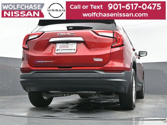 Used 2023 GMC Terrain SLE image 25