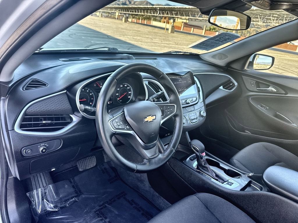 Used 2025 Chevrolet Malibu RS image 10