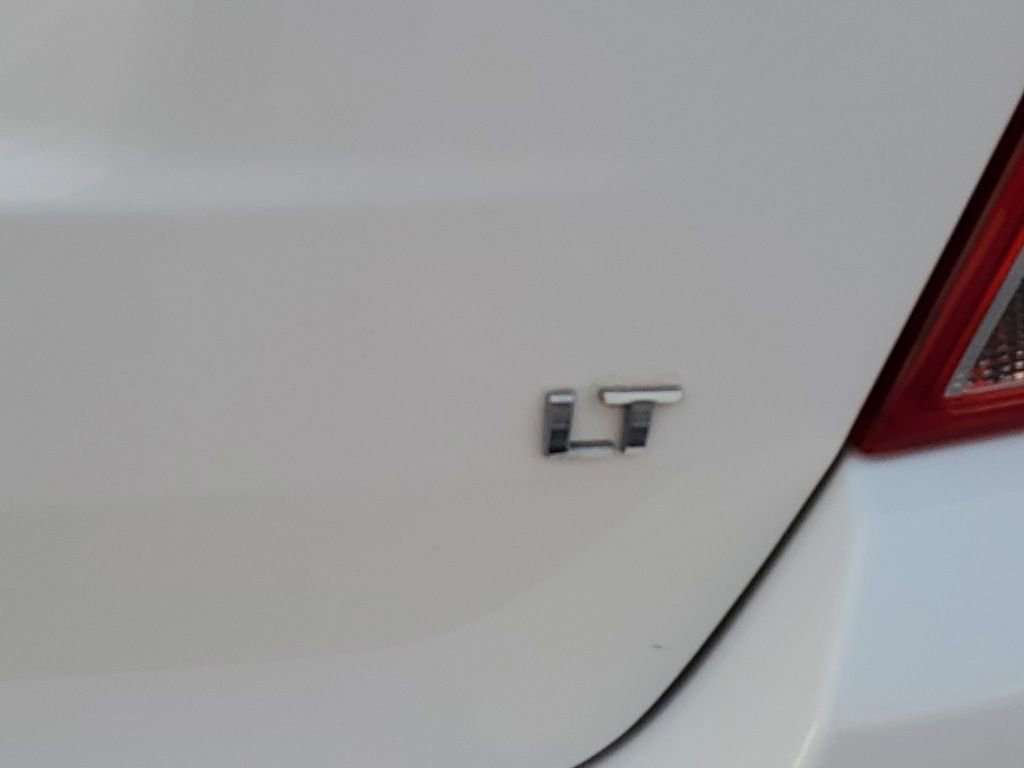 Used 2019 Chevrolet Trax LT w/ LT Convenience Package image 8