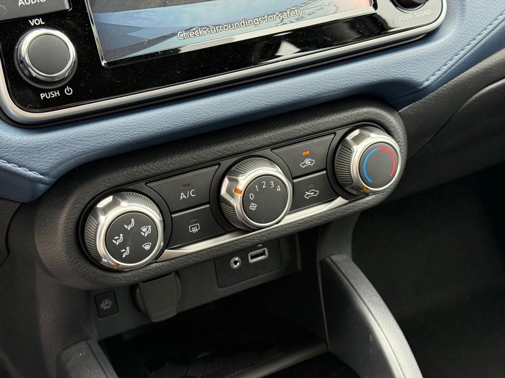 New 2025 Nissan Versa SV w/ Trunk Package FWD image 11