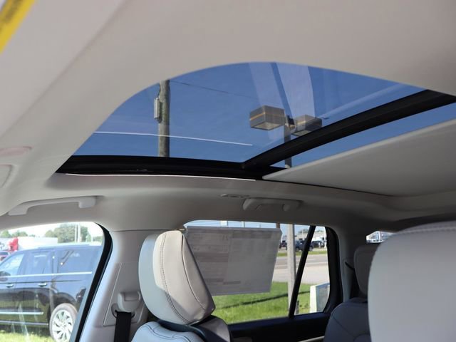 New 2025 Lincoln Aviator 2WD w/ Equipment Group 101A image 8