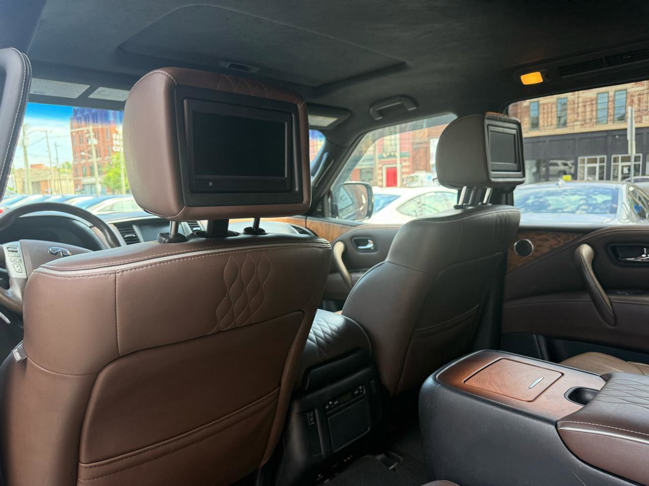 Used 2017 INFINITI QX80 Limited AWD/4WD image 11