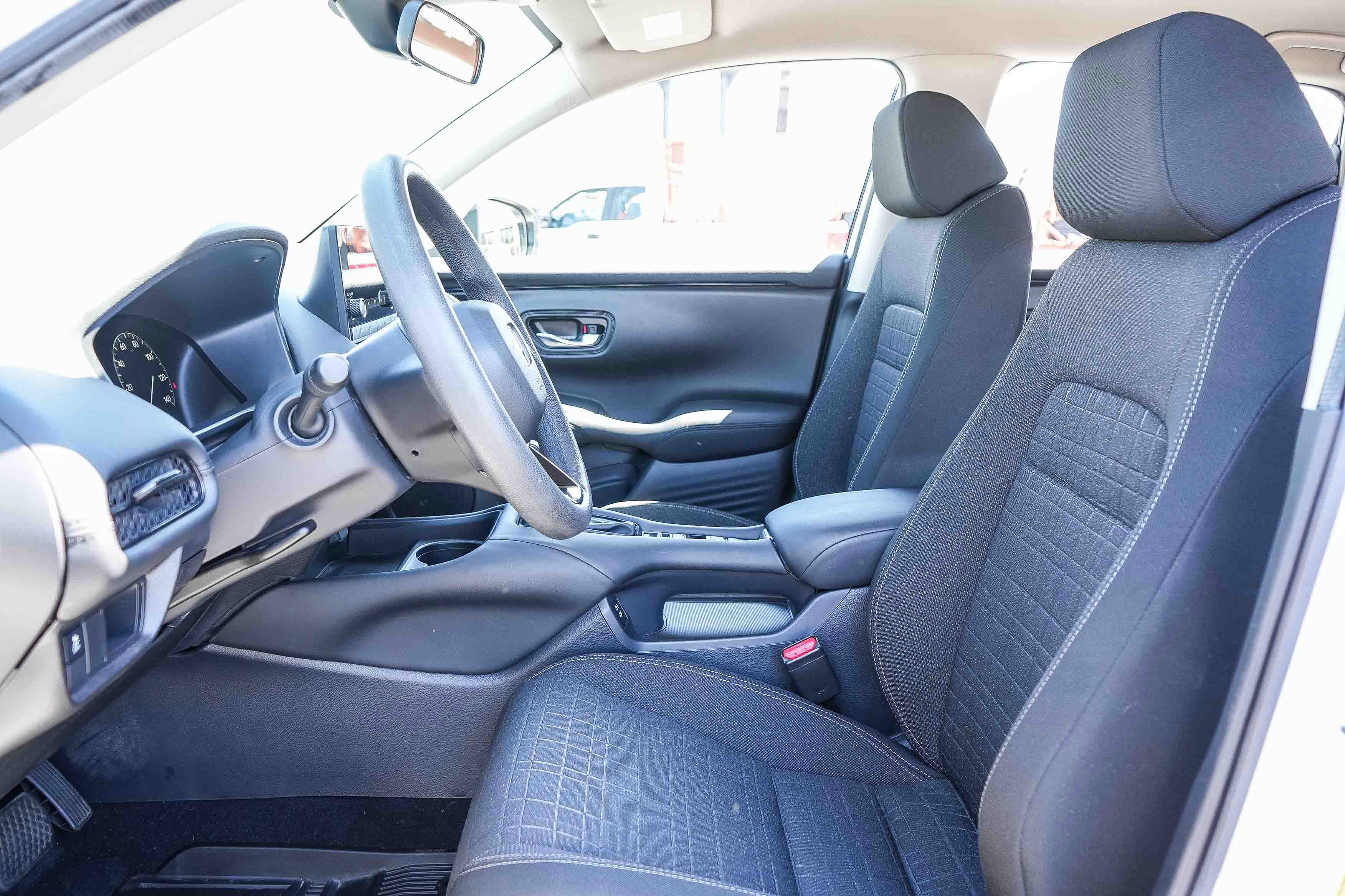 Used 2024 Honda HR-V LX image 21