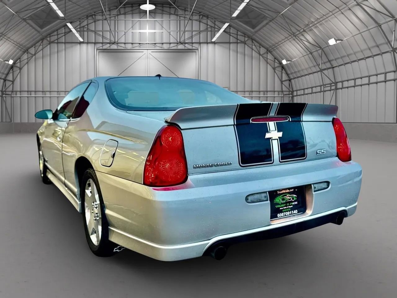 Used 2007 Chevrolet Monte Carlo SS w/ Black Rally Stripe Package FWD image 5