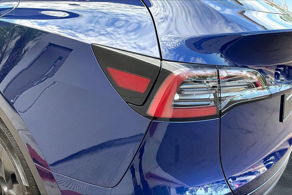 Used 2025 Tesla Model Y Long Range RWD image 30