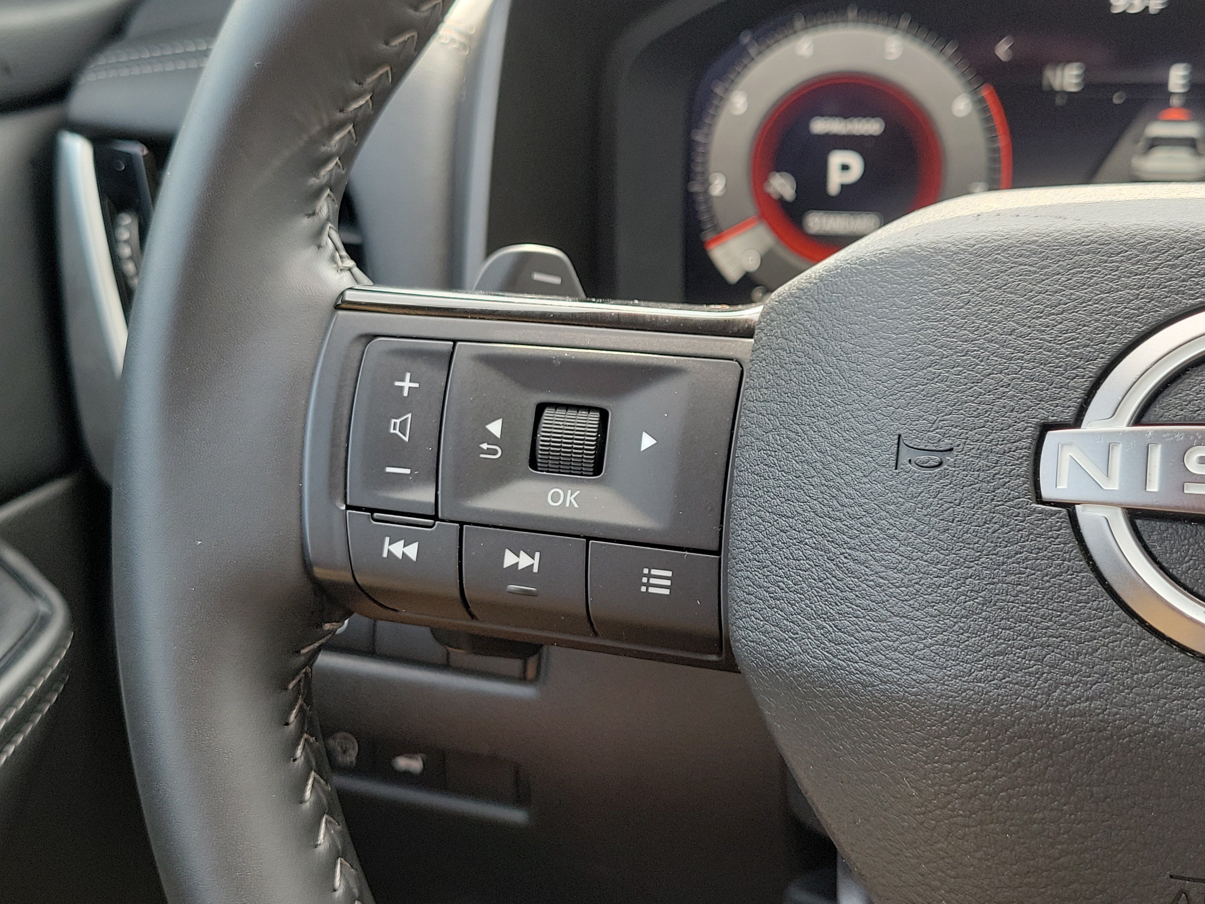 Used 2026 Nissan Rogue SL FWD image 16
