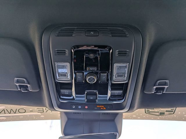 Used 2025 Cadillac Escalade Premium Luxury AWD/4WD image 28