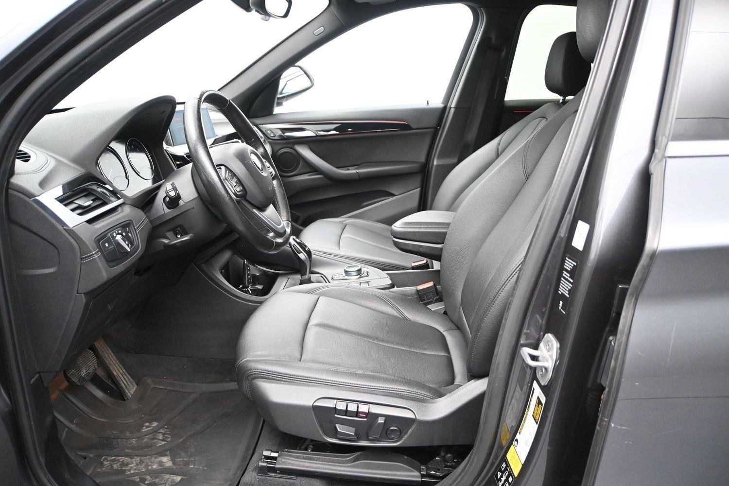 Used 2020 BMW X1 xDrive28i w/ Convenience Package AWD/4WD image 7