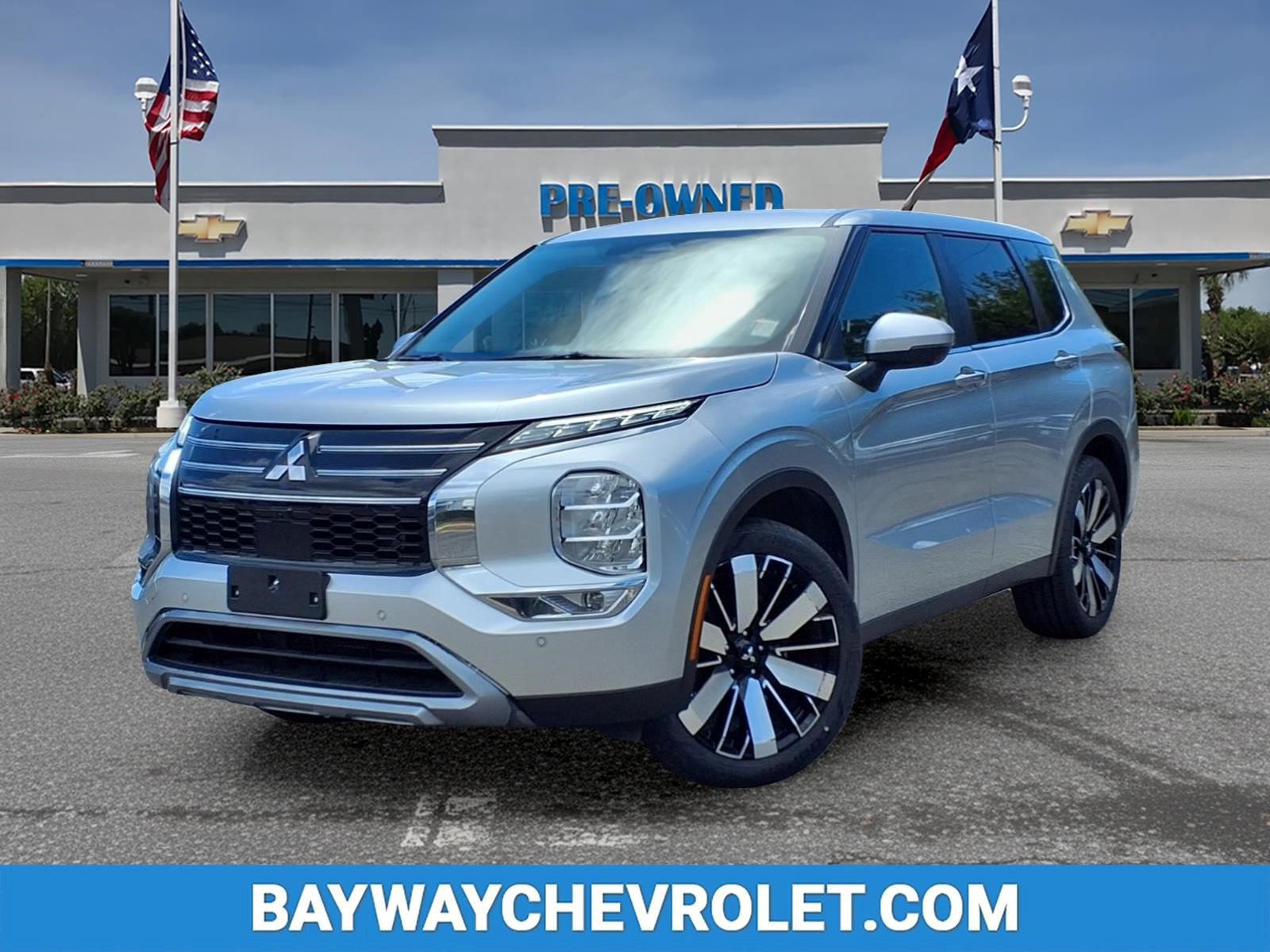 Used 2025 Mitsubishi Outlander SE FWD image 1