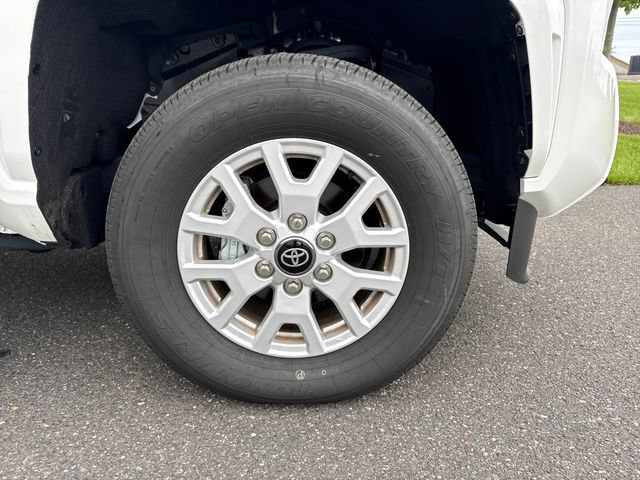 Certified 2025 Toyota Tacoma SR5 AWD/4WD image 11