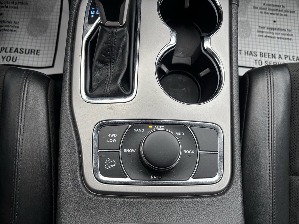 Used 2022 Jeep Grand Cherokee Laredo X image 17