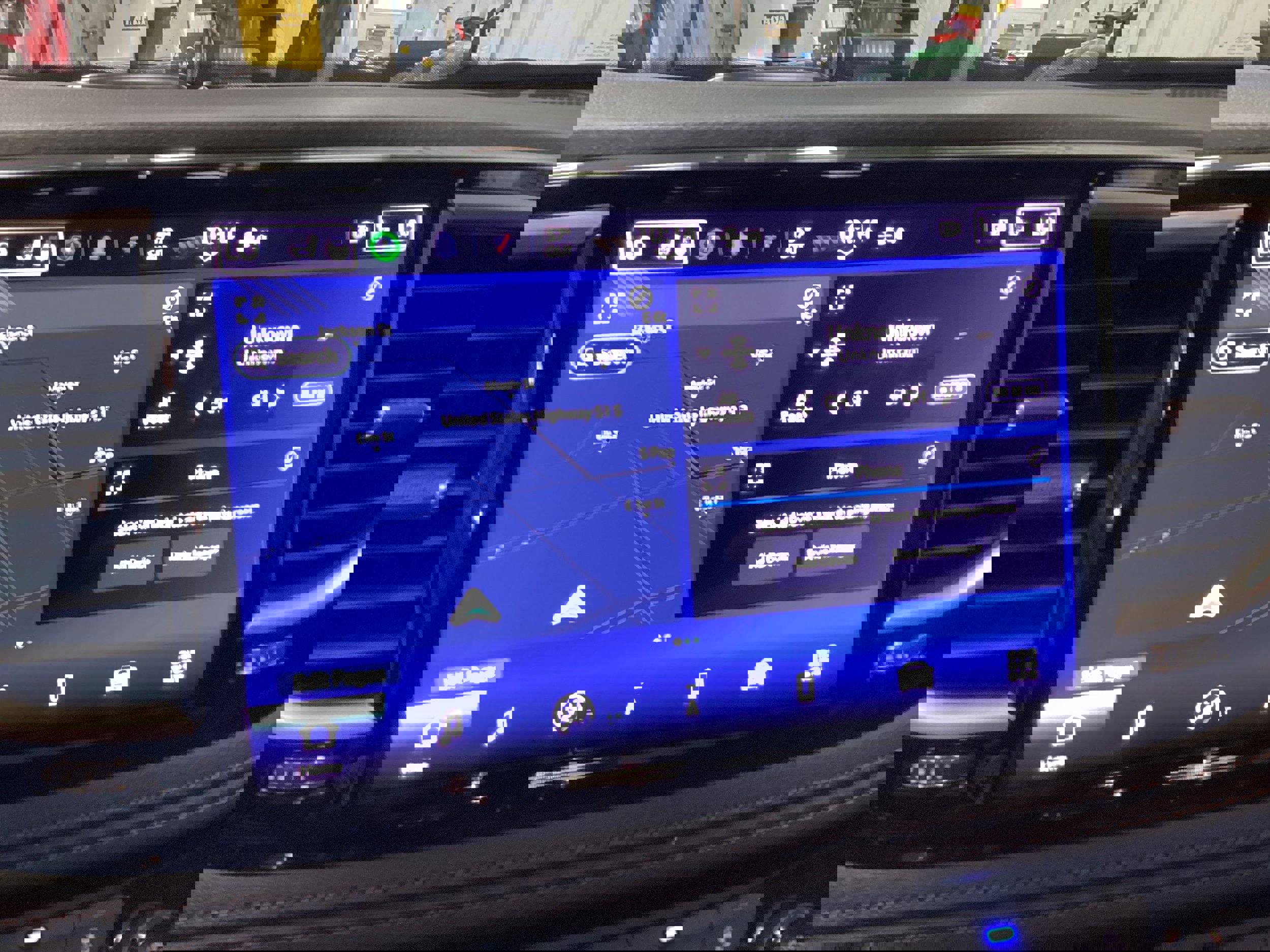 Used 2025 Chrysler Pacifica Pinnacle image 29