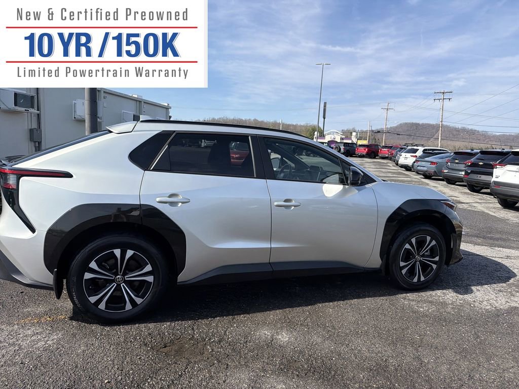 Used 2023 Toyota bZ4X XLE w/ Weather Package image 5