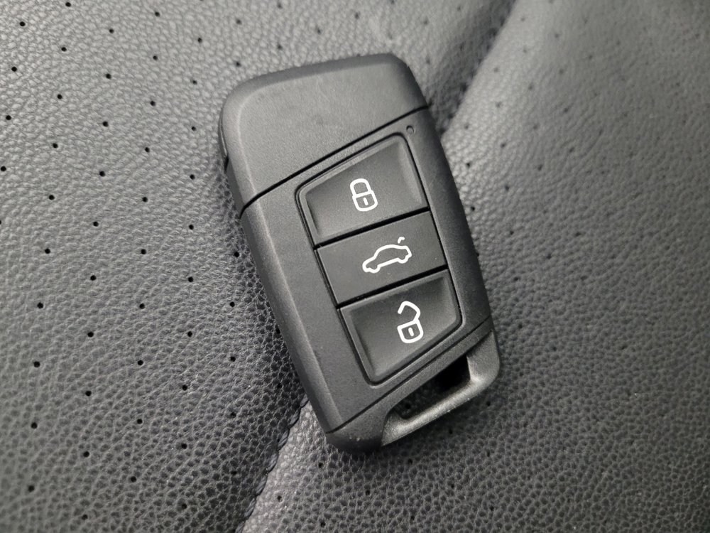 Used 2022 Volkswagen Jetta SE FWD image 32