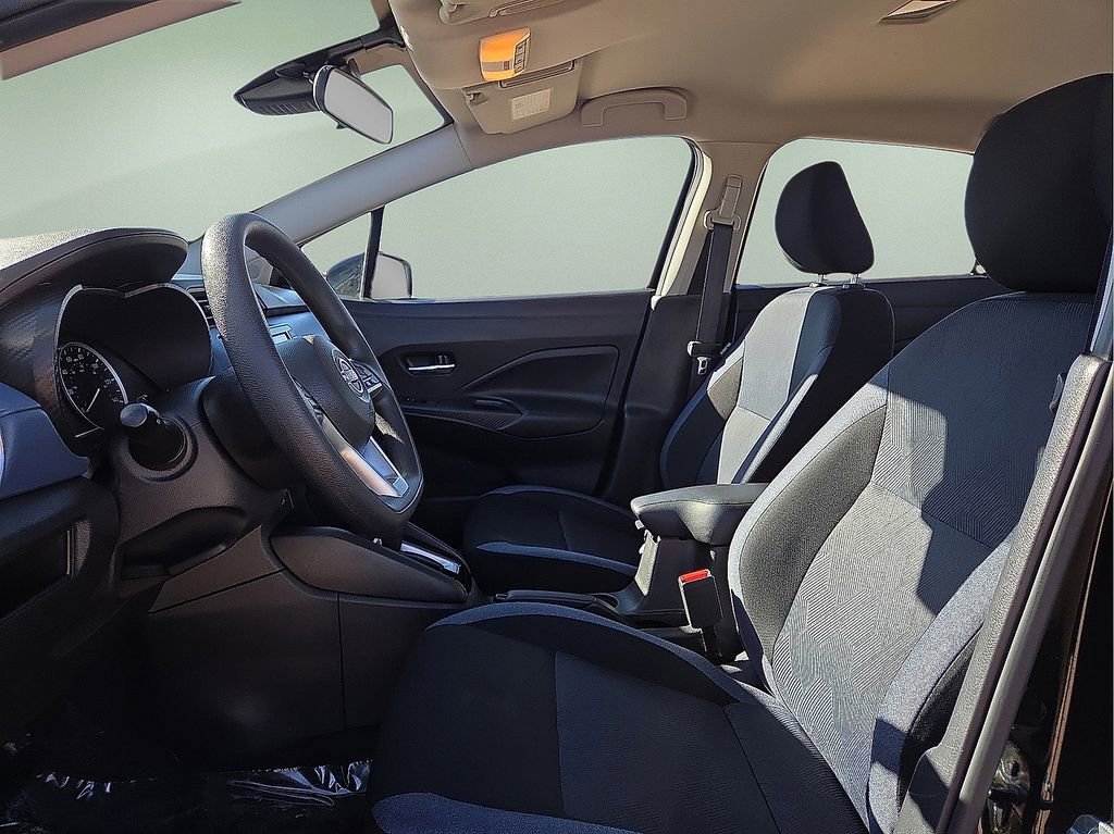 Used 2025 Nissan Versa SV image 22