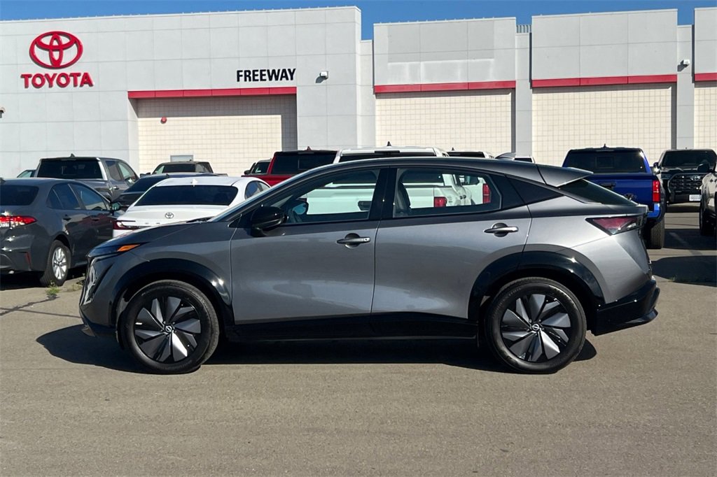 Used 2023 Nissan Ariya AWD image 9