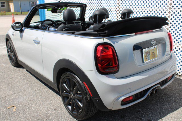 Used 2019 MINI Cooper S w/ Premium Package image 12