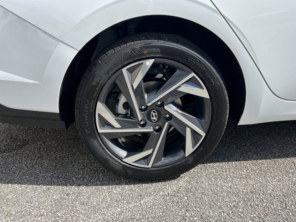 New 2025 Hyundai Elantra Sport image 15