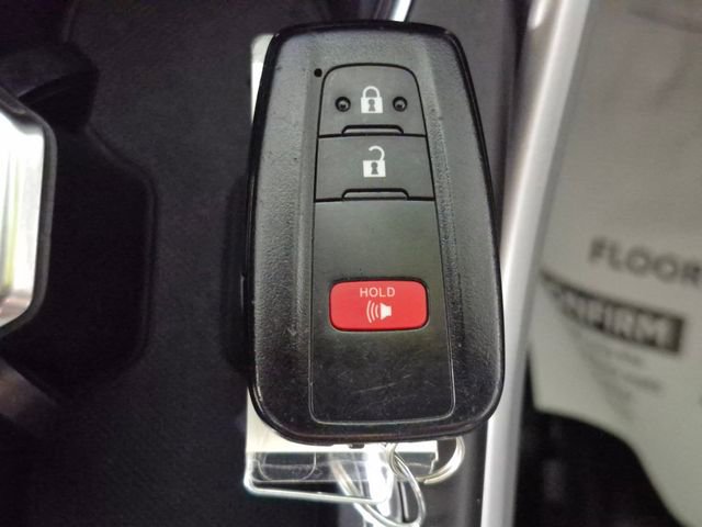 Used 2023 Toyota Highlander L image 28