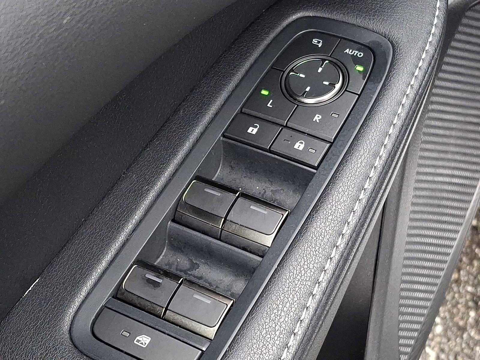 Used 2026 Lexus RX 350 Premium w/ Accessory Package (2T) image 24