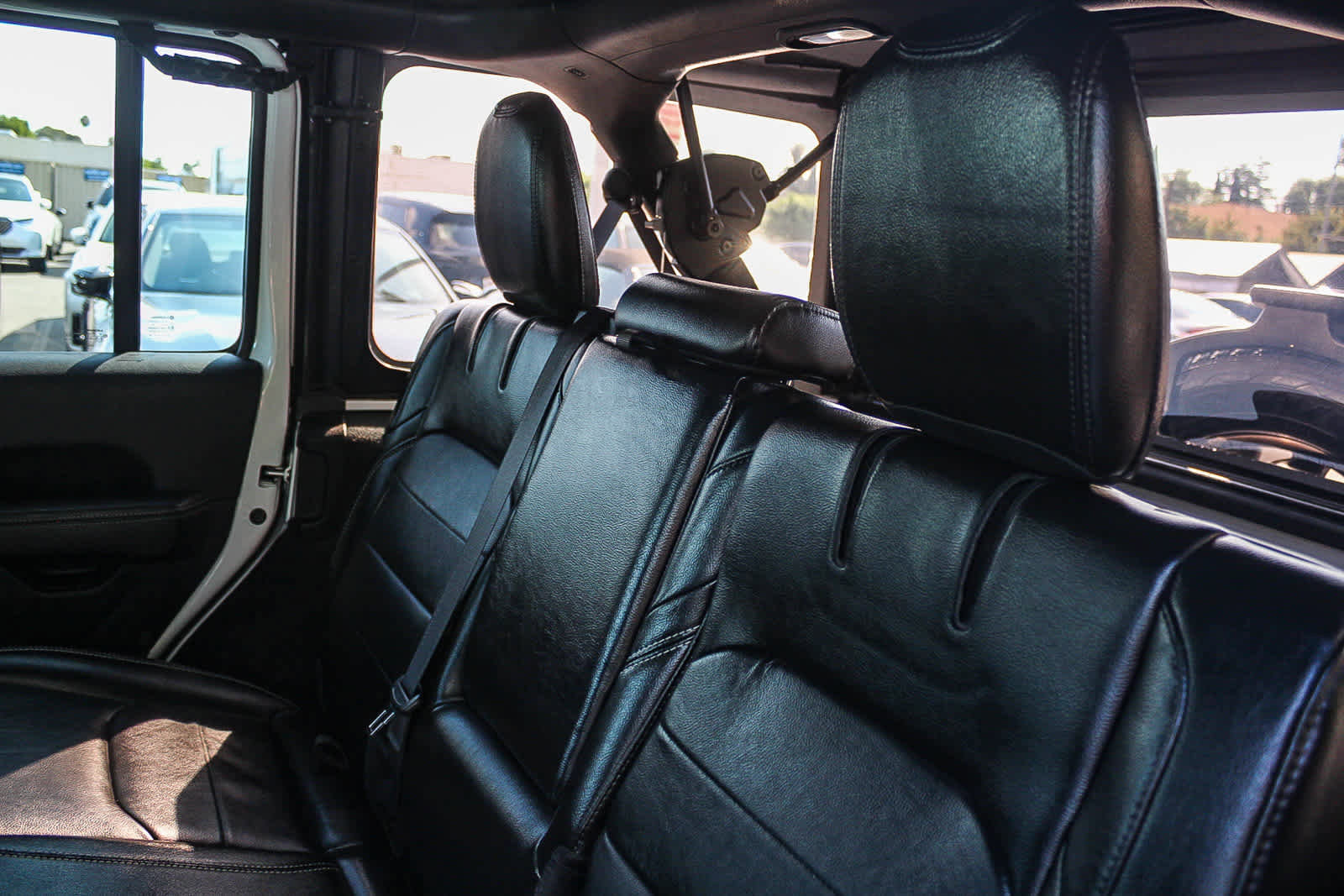 Used 2022 Jeep Wrangler Unlimited Sahara image 18