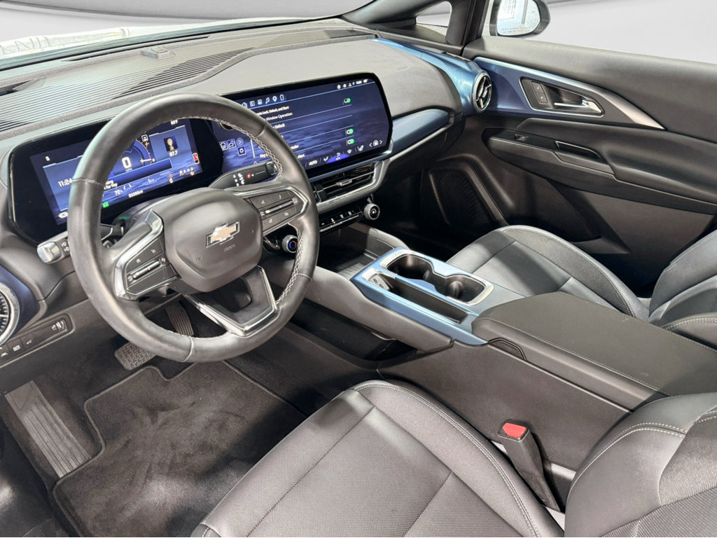 Used 2024 Chevrolet Equinox EV LT FWD image 19