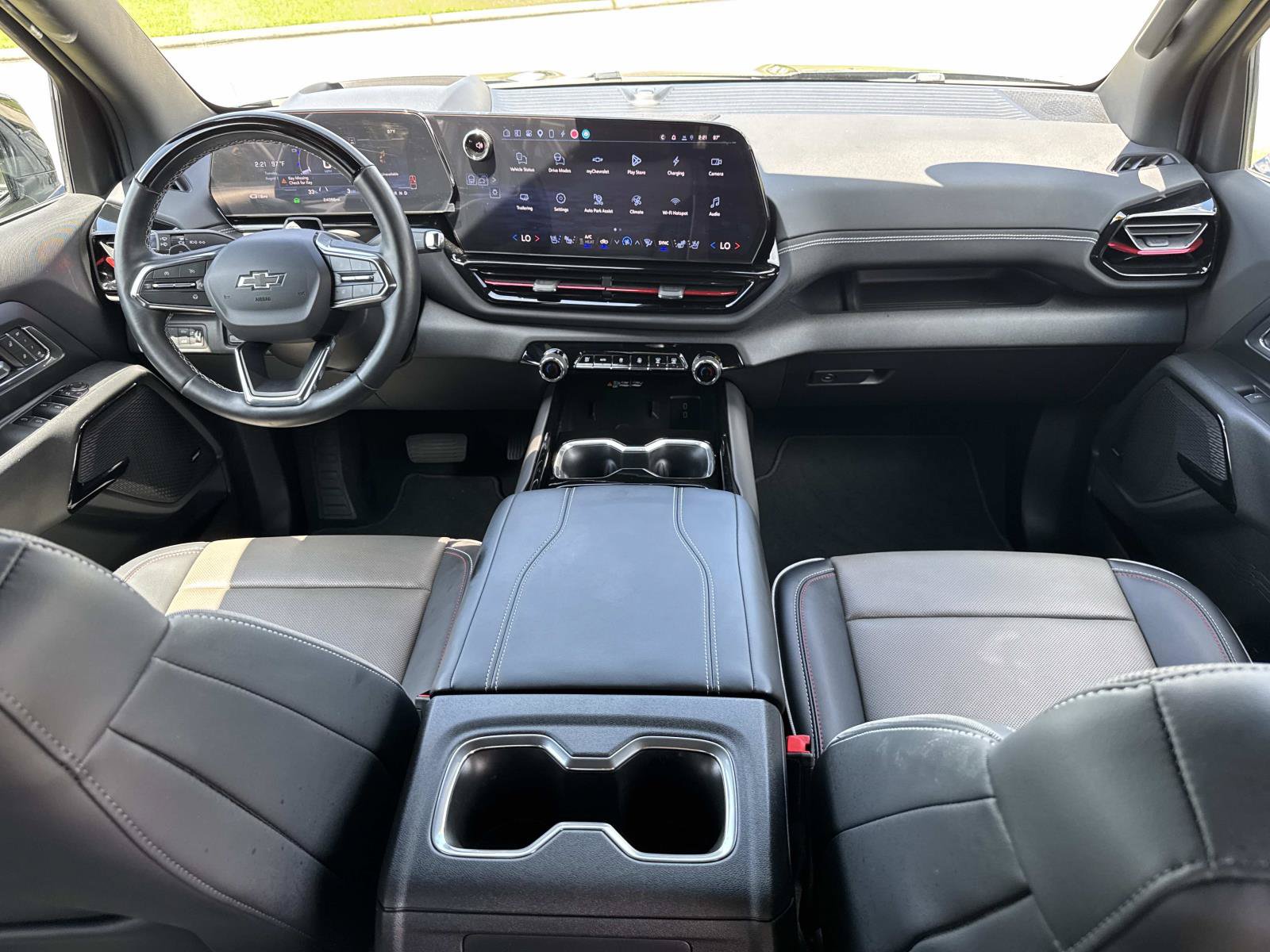 Used 2026 Chevrolet Silverado EV Trail Boss w/ Premium Package AWD/4WD image 27
