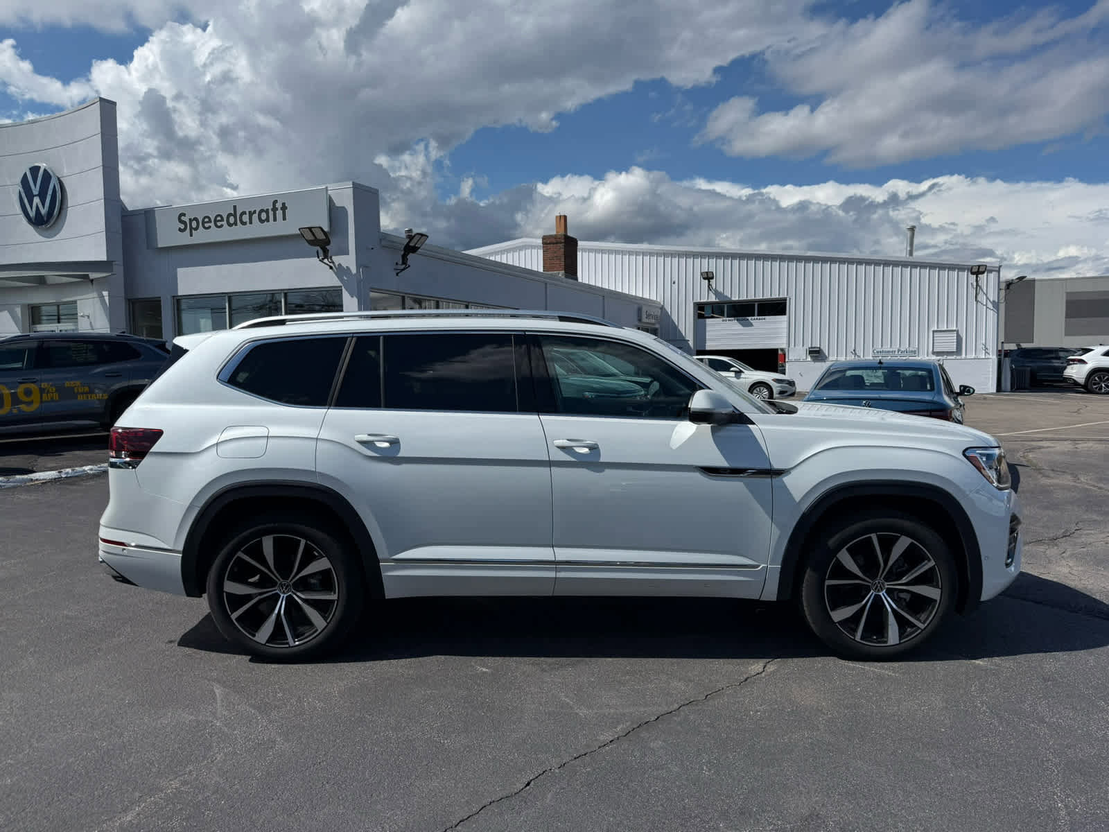 Used 2026 Volkswagen Atlas SEL Premium R-Line AWD/4WD image 8