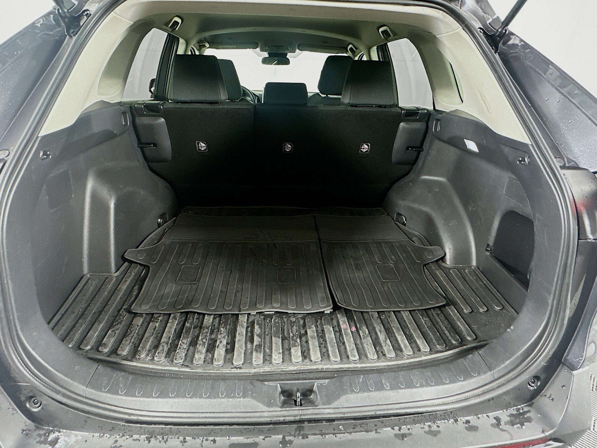 Used 2025 Toyota RAV4 LE FWD image 27