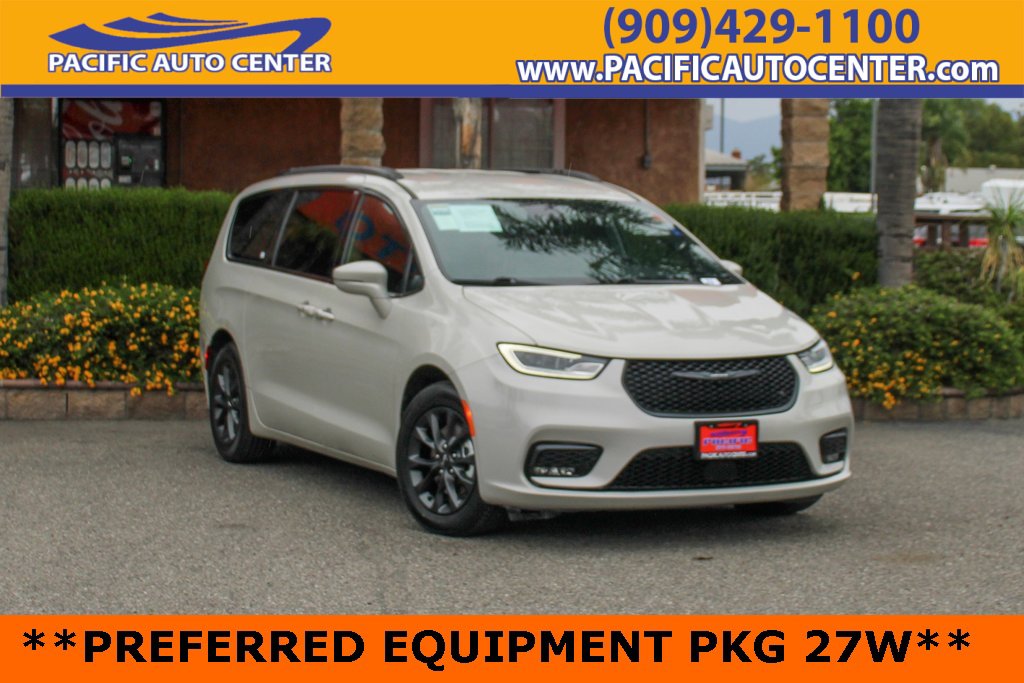 Used 2021 Chrysler Pacifica Touring w/ S Appearance Package image 1