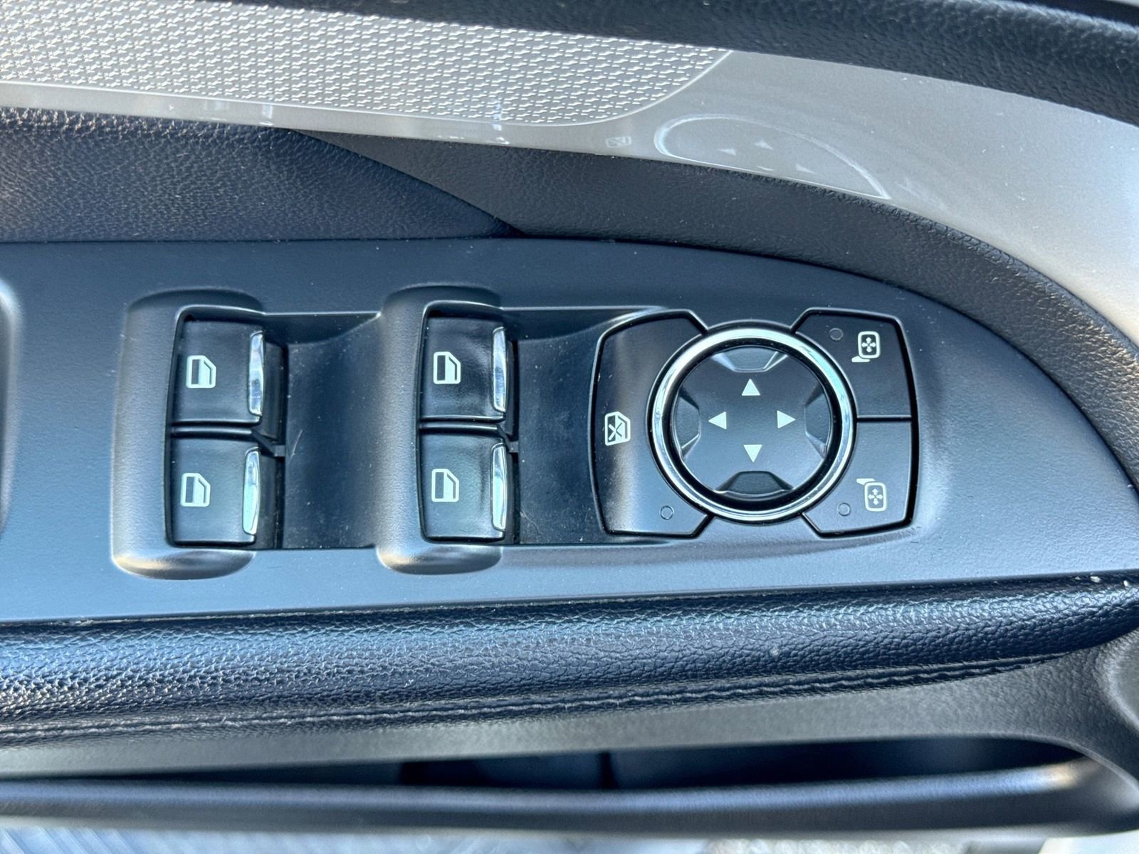 Used 2017 Ford Explorer XLT w/ Equipment Group 202A image 18