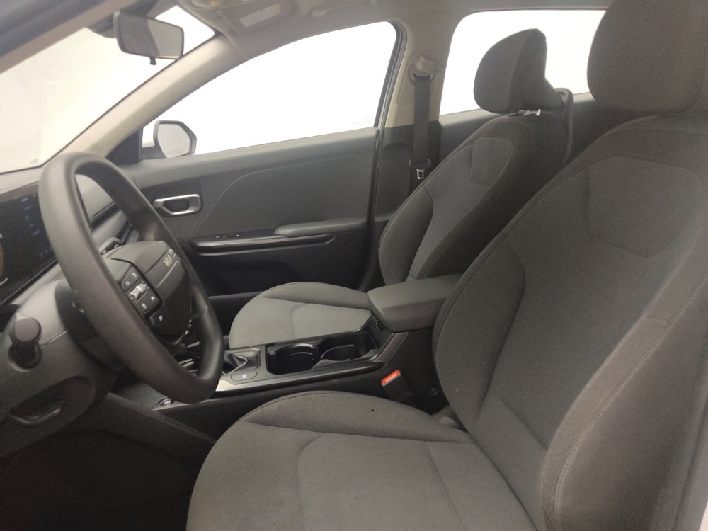 Used 2025 Kia K4 FWD image 17