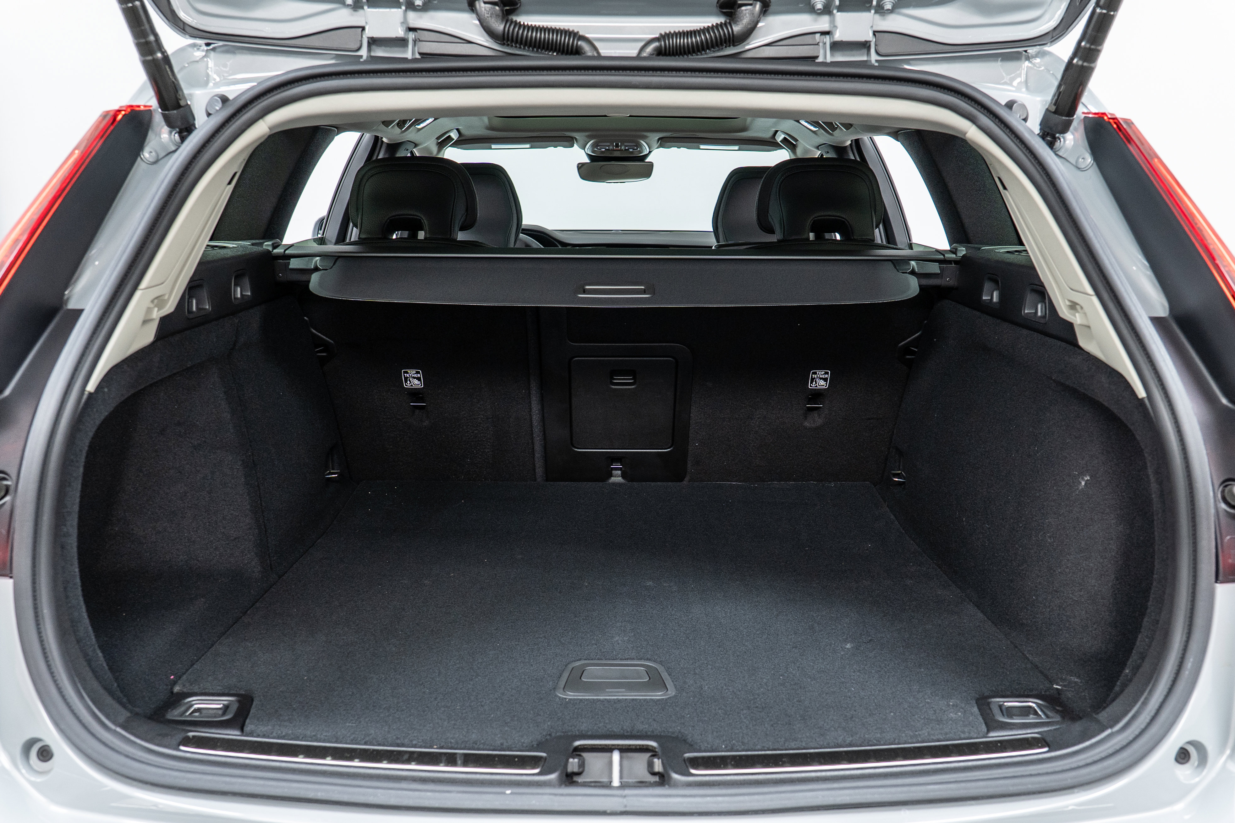 New 2026 Volvo V60 B5 Cross Country Plus w/ Climate Package image 10