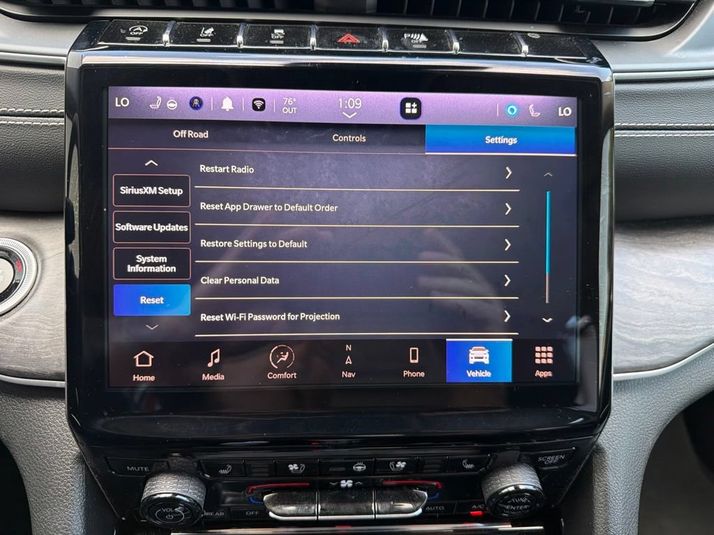 Certified 2023 Jeep Grand Cherokee Limited w/ Luxury Tech Group II AWD/4WD image 81