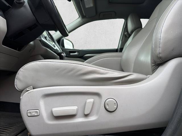Used 2014 Toyota Highlander XLE AWD/4WD image 14