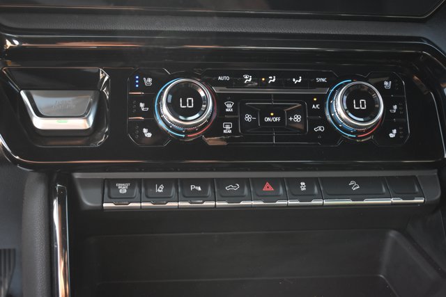 Used 2025 GMC Sierra 2500 AT4 AWD/4WD image 29