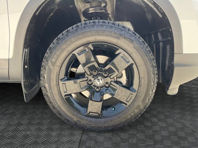 Used 2025 Honda Ridgeline Black Edition image 14