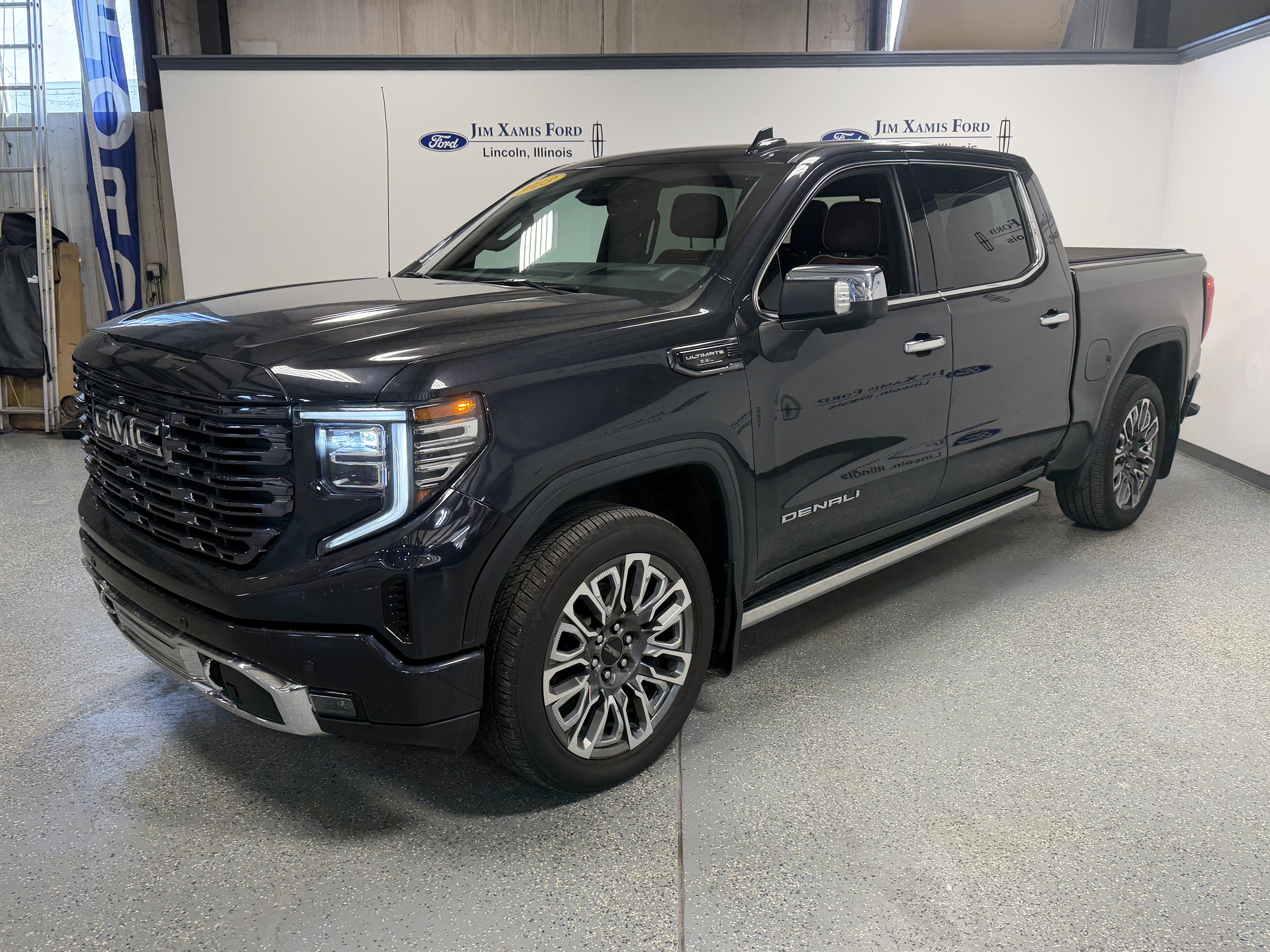Used 2023 GMC Sierra 1500 Denali Ultimate image 3