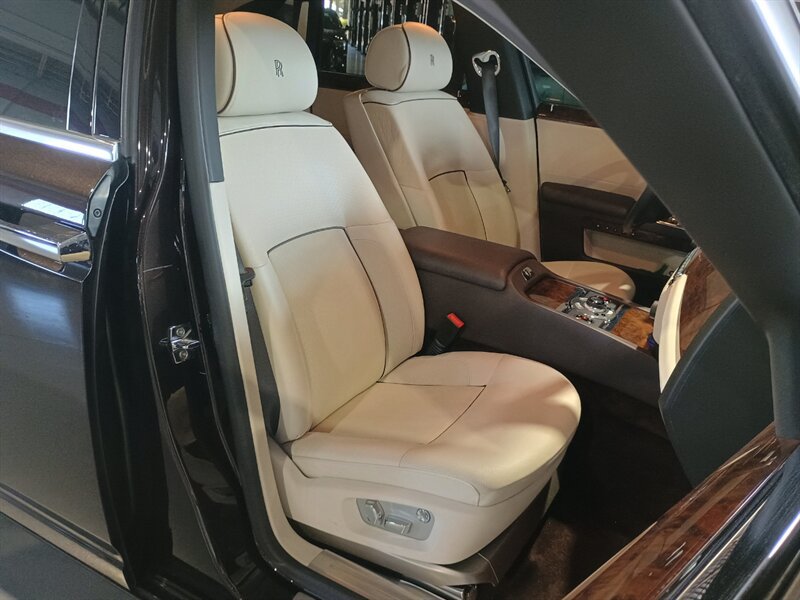 Used 2013 Rolls-Royce Ghost RWD image 48