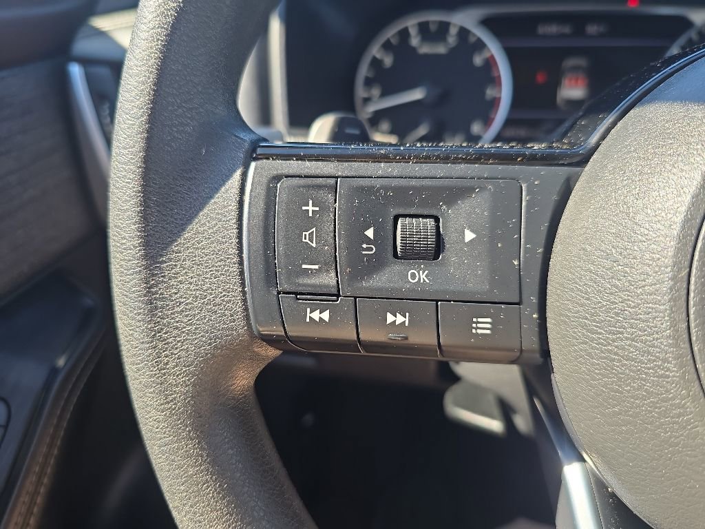 Used 2023 Nissan Rogue SV AWD/4WD image 14