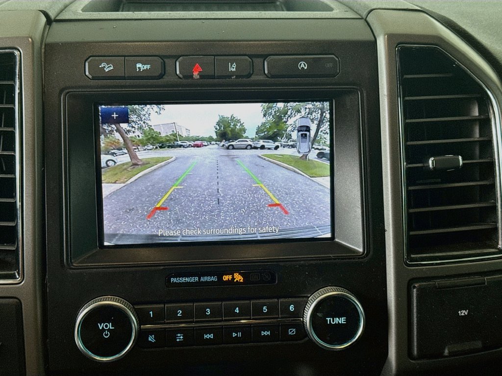 Used 2020 Ford Expedition XLT w/ Equipment Group 201A AWD/4WD image 15