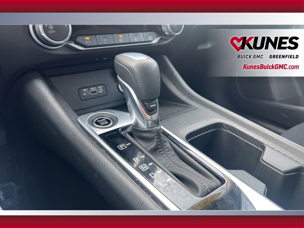 Used 2023 Nissan Sentra SV image 27