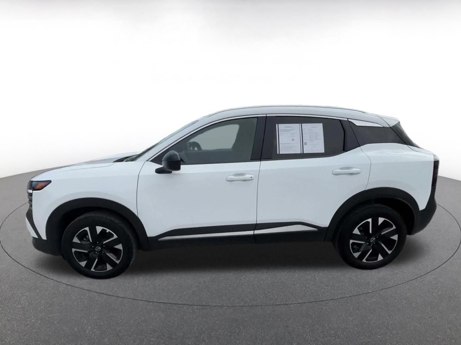 Used 2026 Nissan Kicks SV w/ Cold Weather Package AWD/4WD image 8
