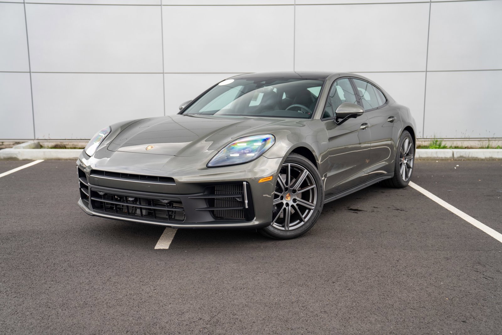Certified 2025 Porsche Panamera image 1