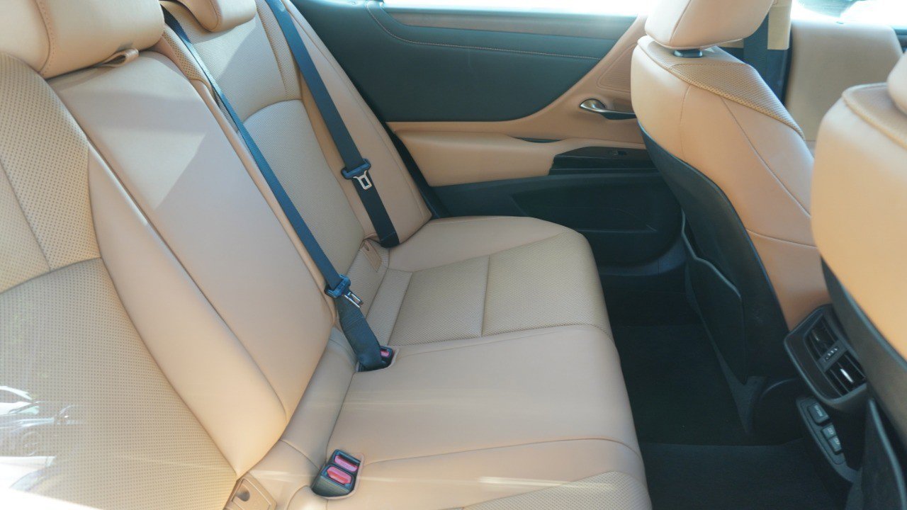 Used 2022 Lexus ES 350 w/ Premium Package image 10
