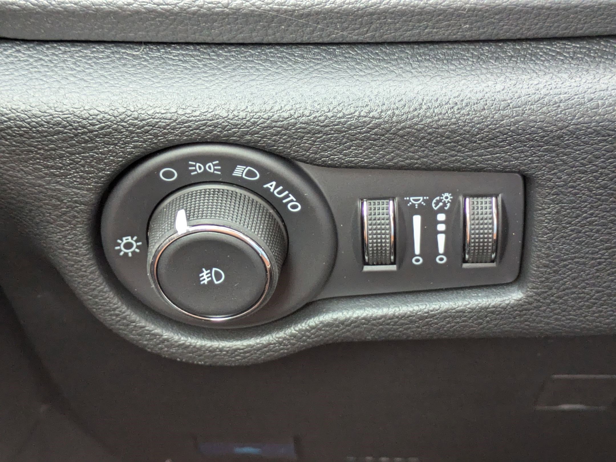 New 2026 Chrysler Pacifica Pinnacle image 18
