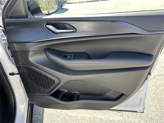 New 2025 Jeep Grand Cherokee L Laredo w/ Luxury Tech Group I image 14